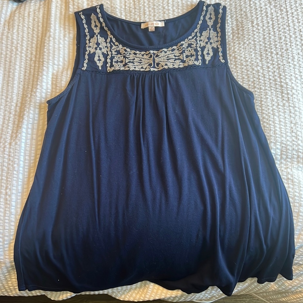 Skies are blue navy tank top size medium